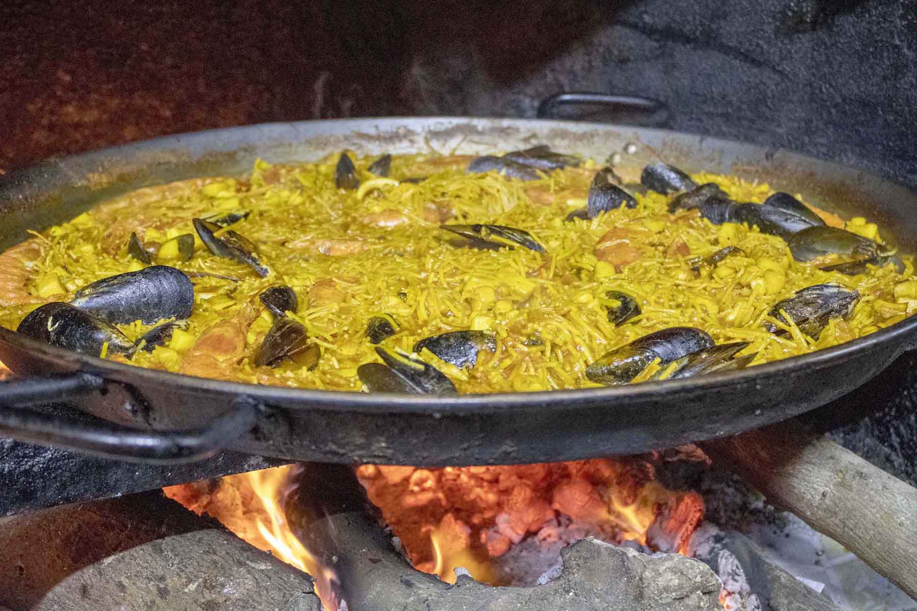fideuà